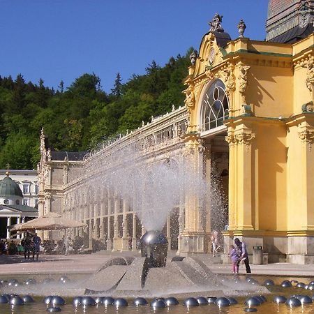 Hotel Maxim Mariánské Lázně Esterno foto
