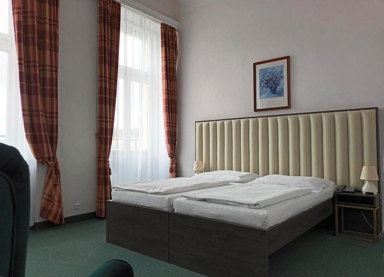 Hotel Maxim Mariánské Lázně Esterno foto