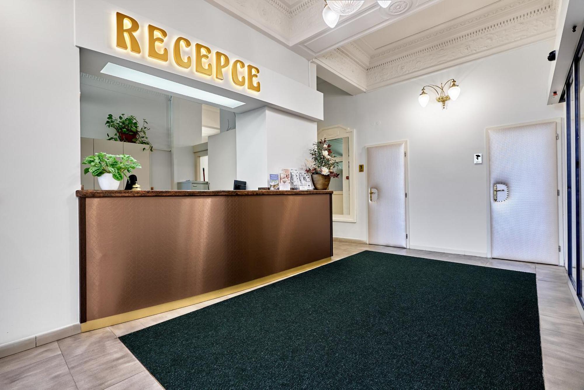 Hotel Maxim Mariánské Lázně Esterno foto