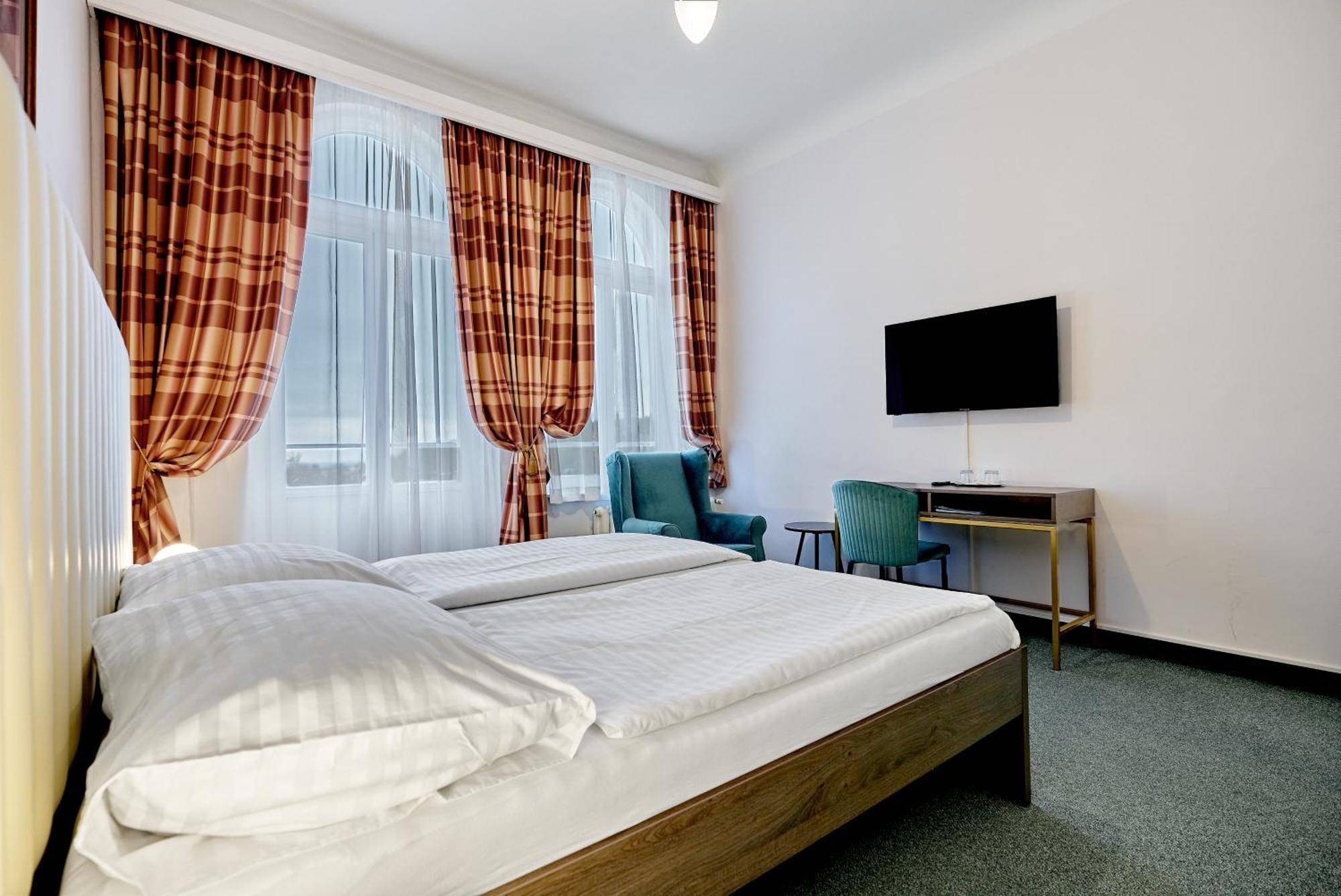 Hotel Maxim Mariánské Lázně Esterno foto