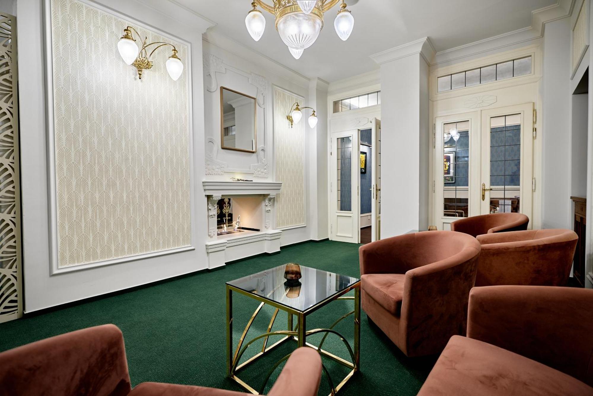 Hotel Maxim Mariánské Lázně Esterno foto