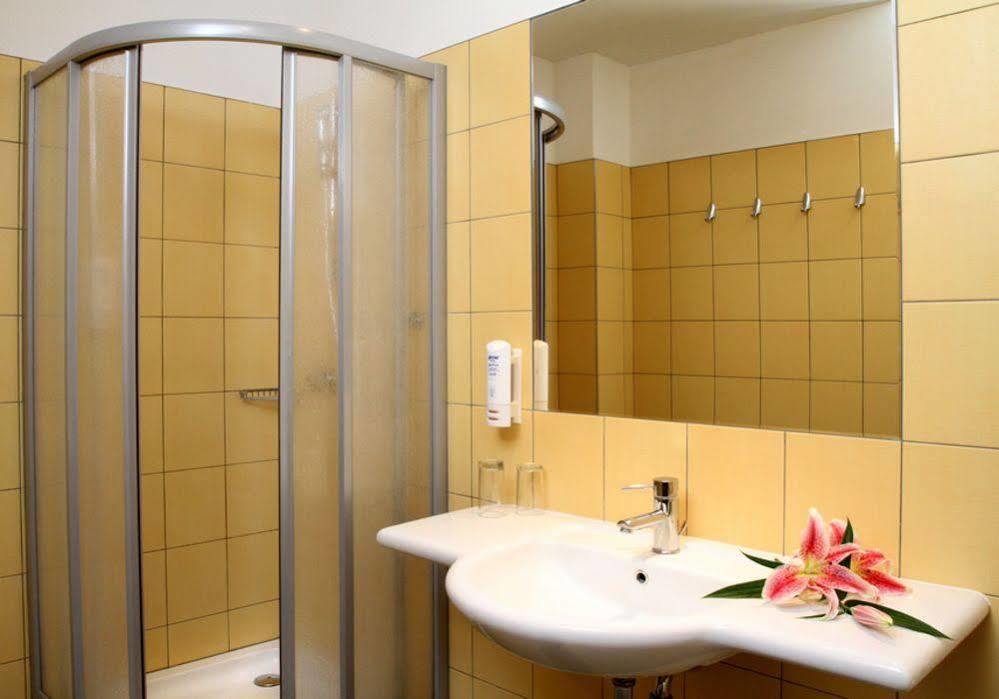 Hotel Maxim Mariánské Lázně Esterno foto